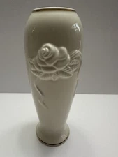 Mothers Day Lenox Rose Bud Vase 24k Gold Trim Embossed Flower 7.25” Thailand