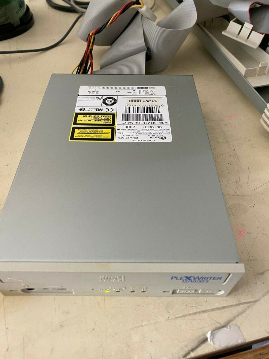 Plextor PX-W1210TSE 外付型CD-R/CD-RWドライブ Plextor PX-W1210TSE - 12x-10x-32x SCSI CD-RW External Drive