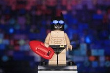 LEGO Swimsuit Batman Minifigure coltlbm30 - Missing One Accessory 