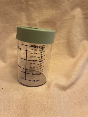 Pampered Chef #1278 Grate & Store Container, 3/4 Cup Capacity, Preowned