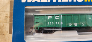HO scale Pen Central Gon #525710