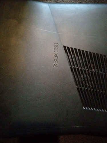 Consola doméstica Microsoft Xbox 360 E 4 GB - negra  - Imagen 4 de 19