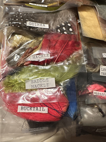 Troutsmen Deluxe Fly Tying Kit con materiali ottimo! - Foto 7 di 12