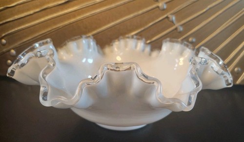 Vintage Fenton Silvercrest Glass Fruit Bowl w/Crimped & Ruffled Edge - Picture 4 of 4