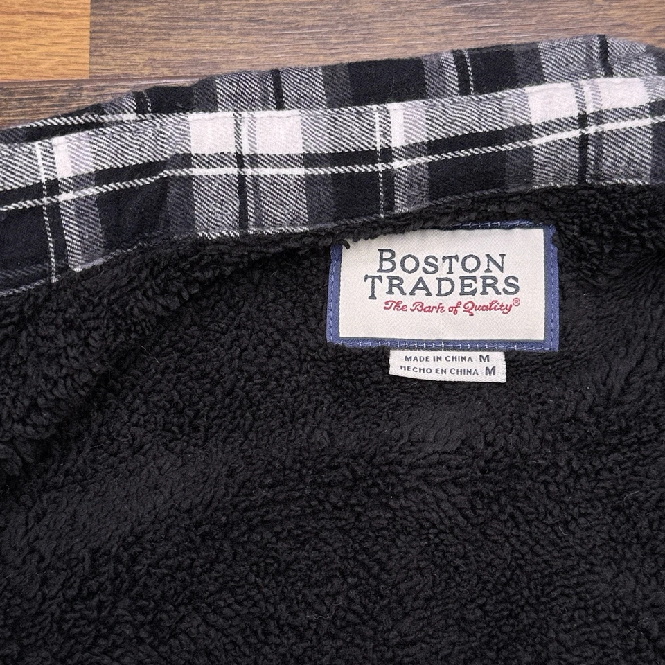 Boston Traders Flannel Shirt Mens Medium Black Plaid Sherpa Lined Button Up - Image 4 of 4