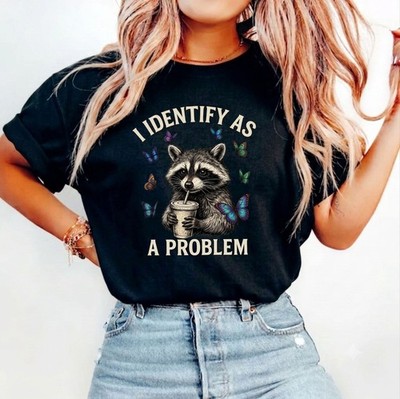 T-Shirt I Identify As A Problem - Lustiges T-Shirt Waschbär sarkastisches Tier Müll Panda