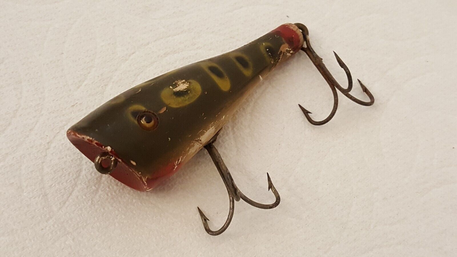 RARE FOLK ART ANTIQUE WOODEN FISHING LURE RED WHITE GLASS EYES COOL HARDWARE