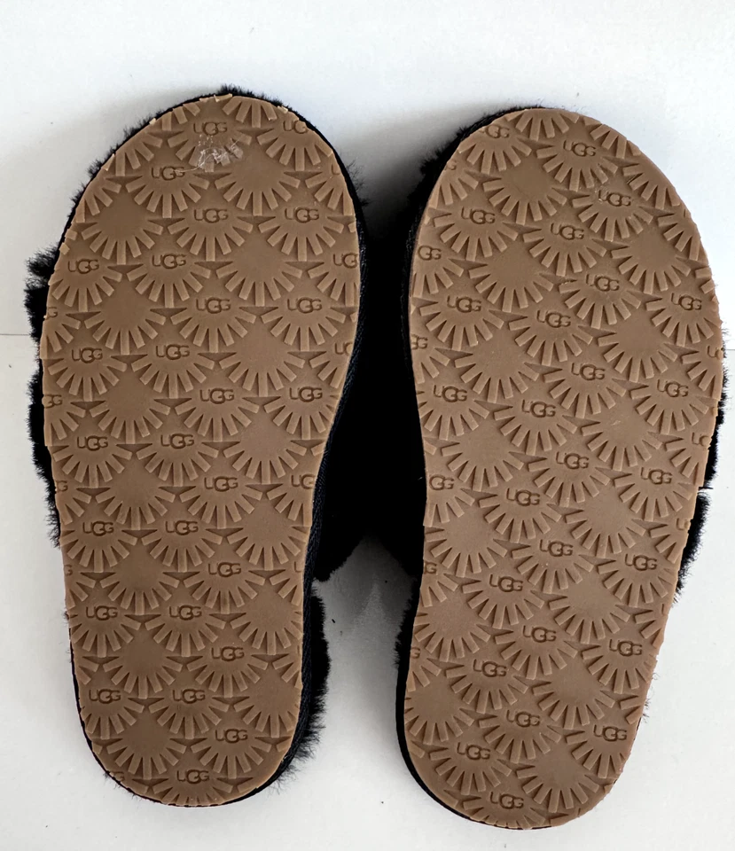 Ugg Fluff Yeah Slippers Black Mules/Slides Toddler Girls Size 11 Sandals - Image 3 of 3