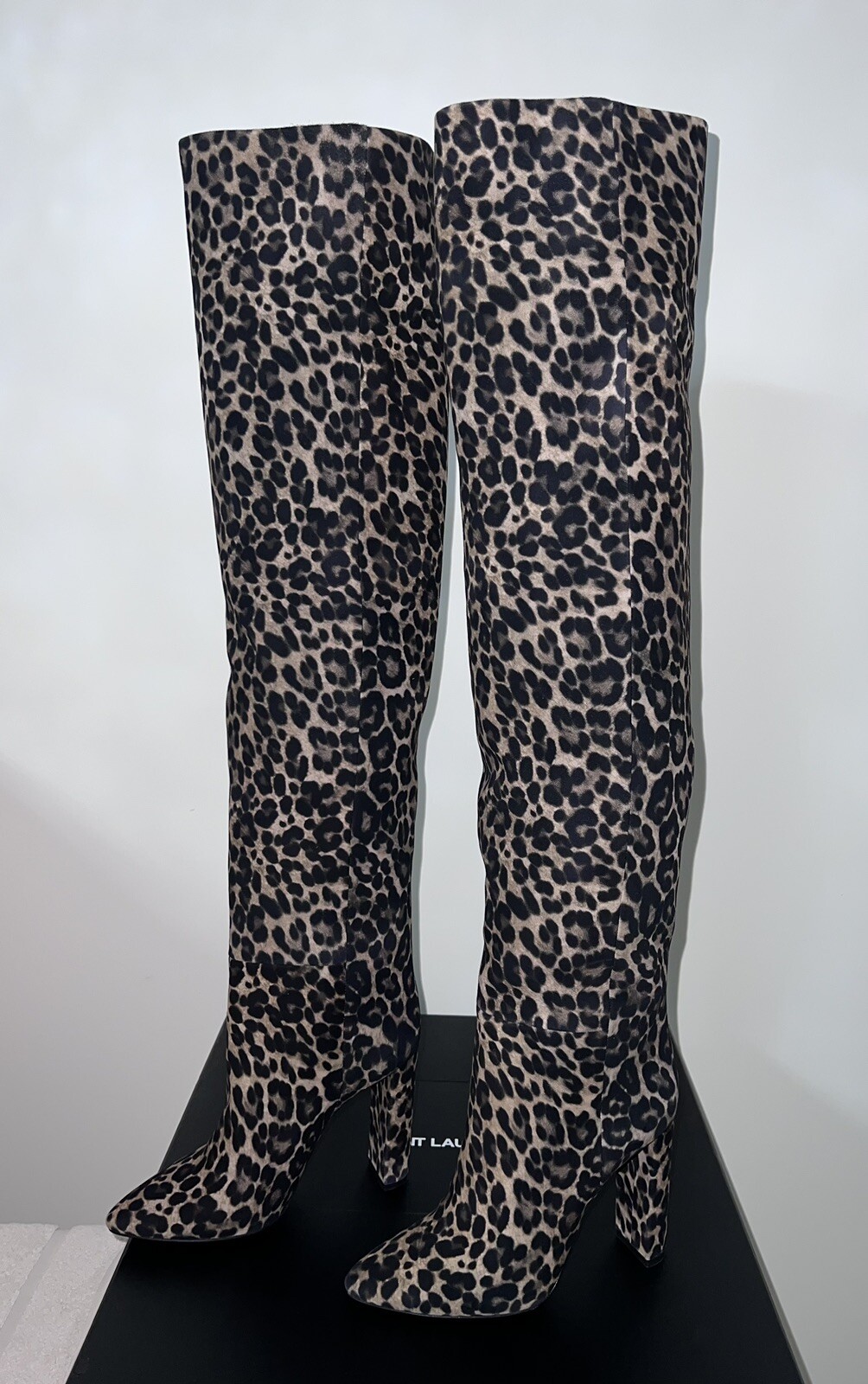 Stivali sopra il ginocchio SAINT LAURENT in camoscio stampa leopardata 38