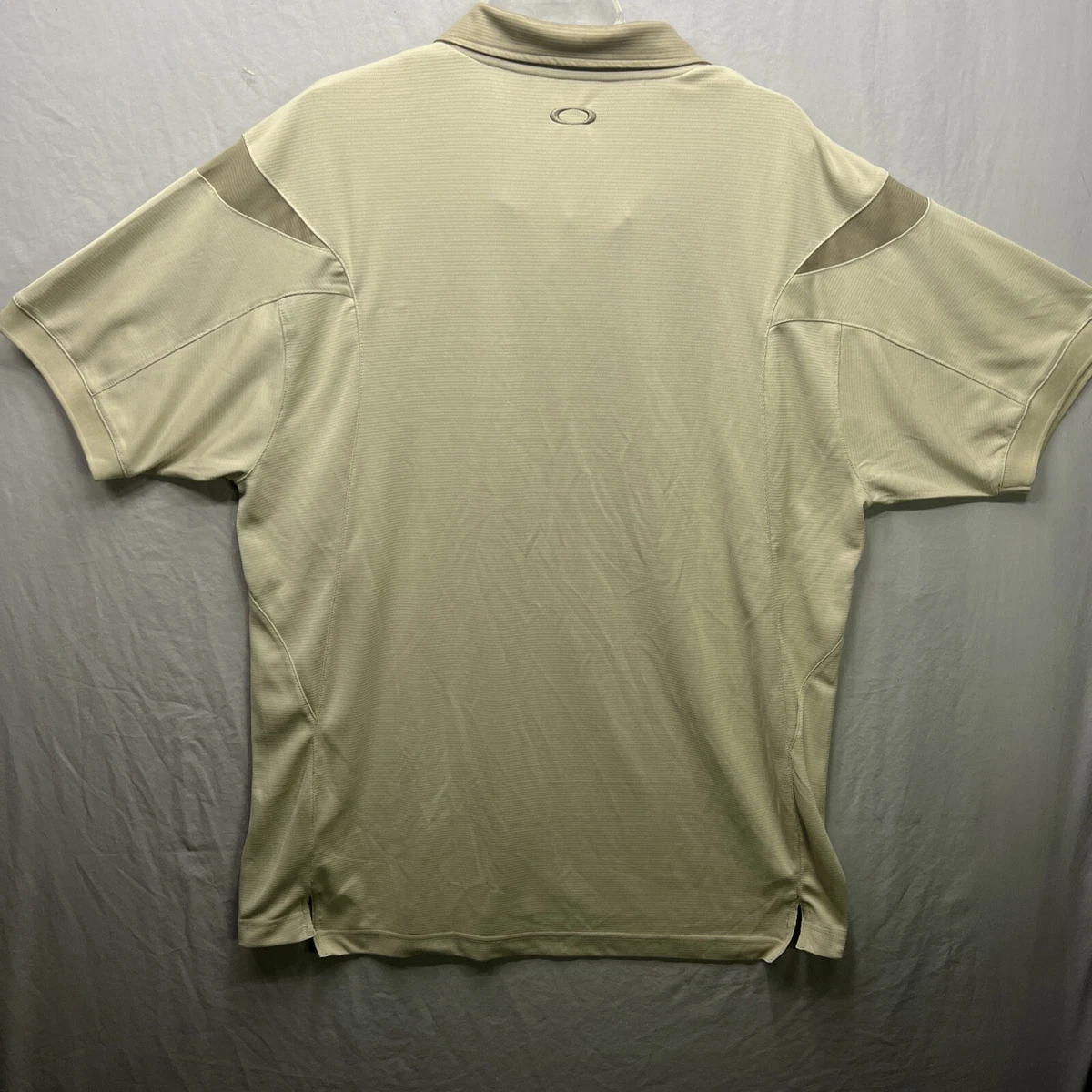 Oakley Golf Polo TAN CA# 35460 / RN# 96548 Size XL |