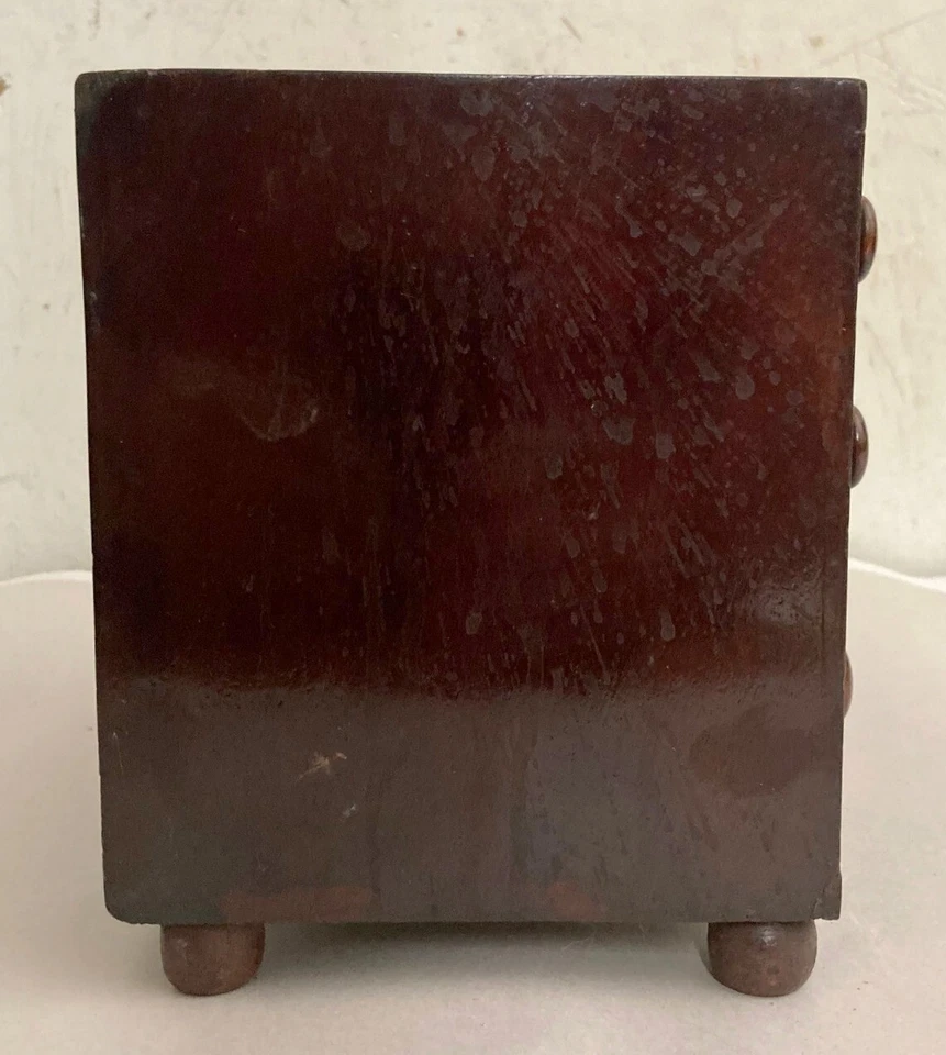 Cómoda antigua miniatura americana 3 cajones chapa de caoba Foto 3 de 4