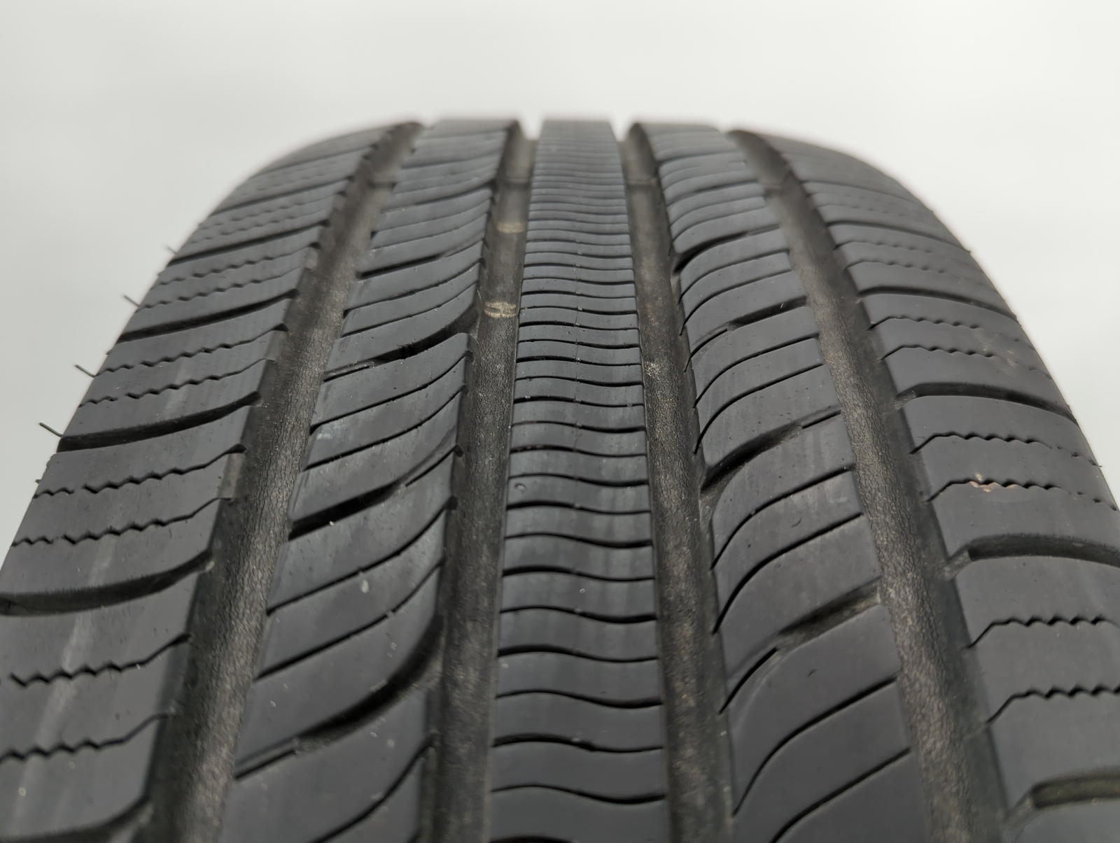 Used Tire 215/60R16 FALKEN PROTOURING A/S 95T All Season Tread Depth