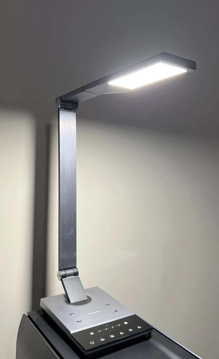 TaoTronics TT DL093 Led Desk Lamp with Wireless Charging