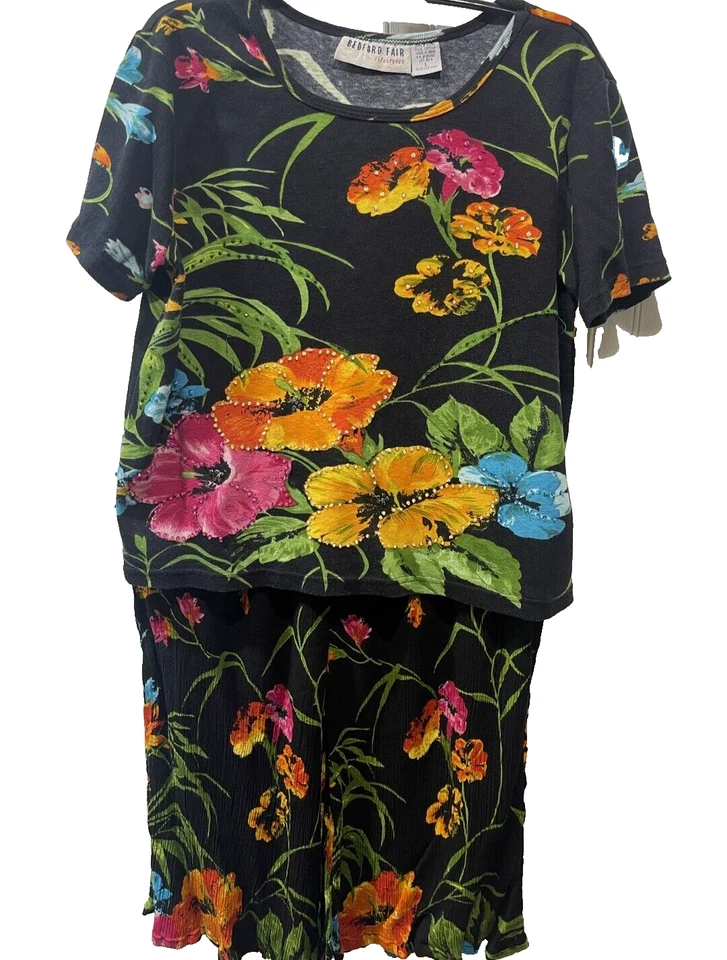 Vintage Bedford Fair Lifestyles 2 Pc Capri Set~Watercolor Floral on Black Size L - Image 2 of 4