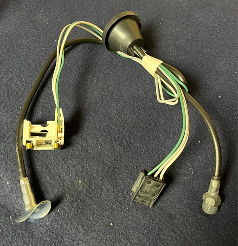 Interruptor y arnés de antena de alimentación Corvette - 1982 (excl CB) - NOS - GM# 22038188 - Imagen 2 de 7