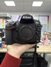 Nikon D700 12.1 MP Digital SLR Camera Body Only w/battery charger