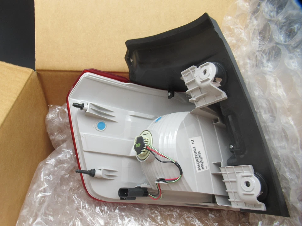 Оригинальный задний фонарь со стороны пассажира GM 10-17 GMC Terrain 23389934 - Изображение 4 из 4