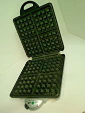 Vintage VillaWare Waffle Maker Model 2001 UNO Belgian Waffler 4-SQ Chrome WORKS