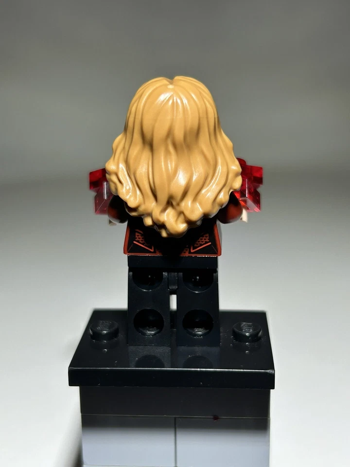 Минифигурка LEGO Scarlet Witch 76218 Marvel Sanctum Sanctorum Wanda Maximoff НОВАЯ - Изображение 3 из 3