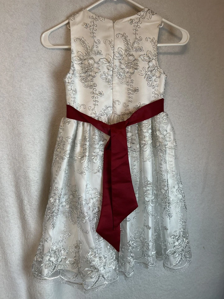 American Princess Dress Girls Size 8 White Raised Silver Floral Pattern Red bow - Image 2 of 3