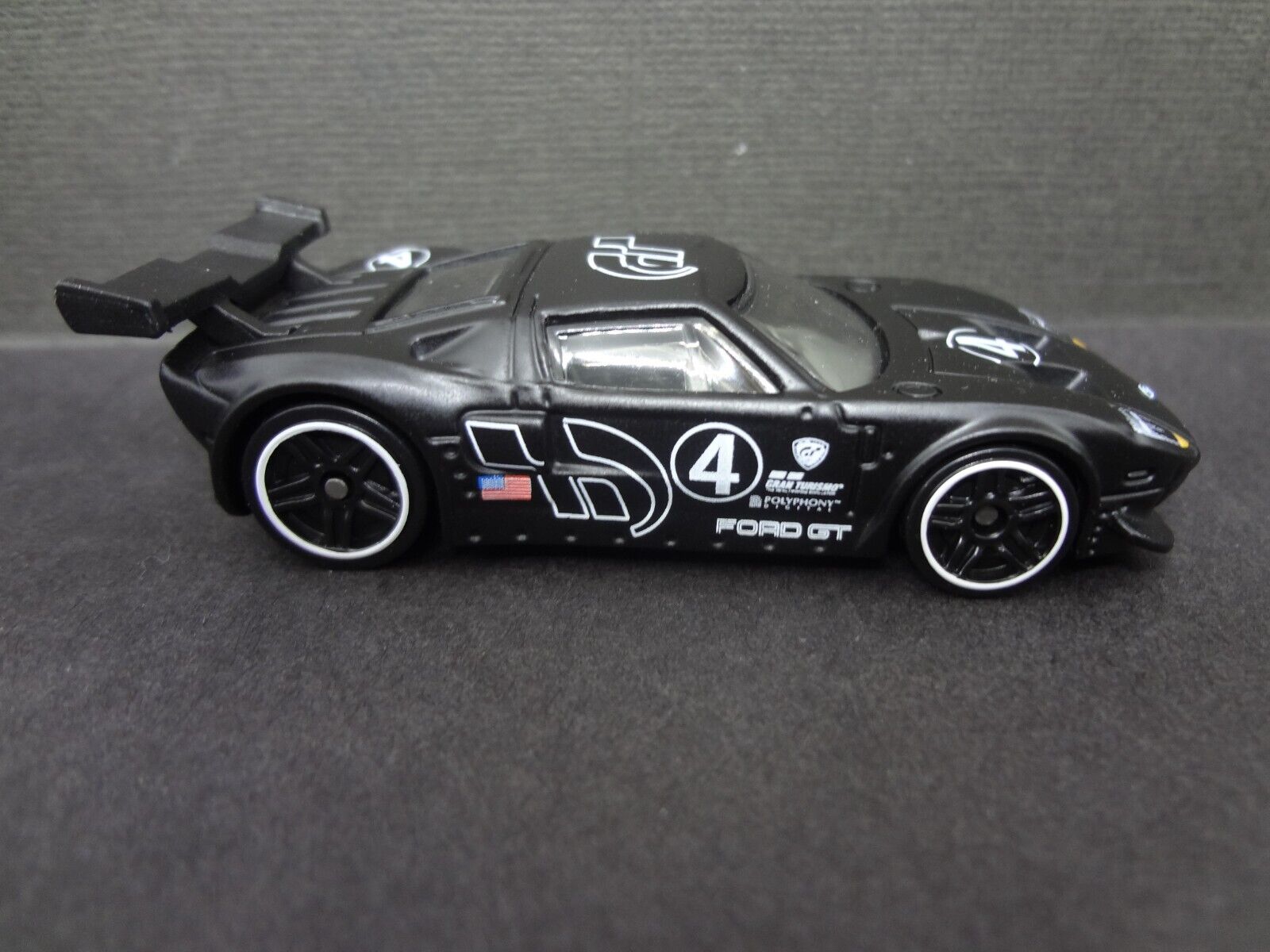 2016 Hot Wheels 3/8 Gran Turismo Ford GT LM #4 Racing Car Matte Black 1/64