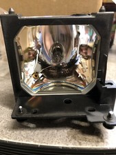 HITACHI CP-S420, CP-X430 Projector Lamp with OEM Ushio NSH bulb inside DT00471