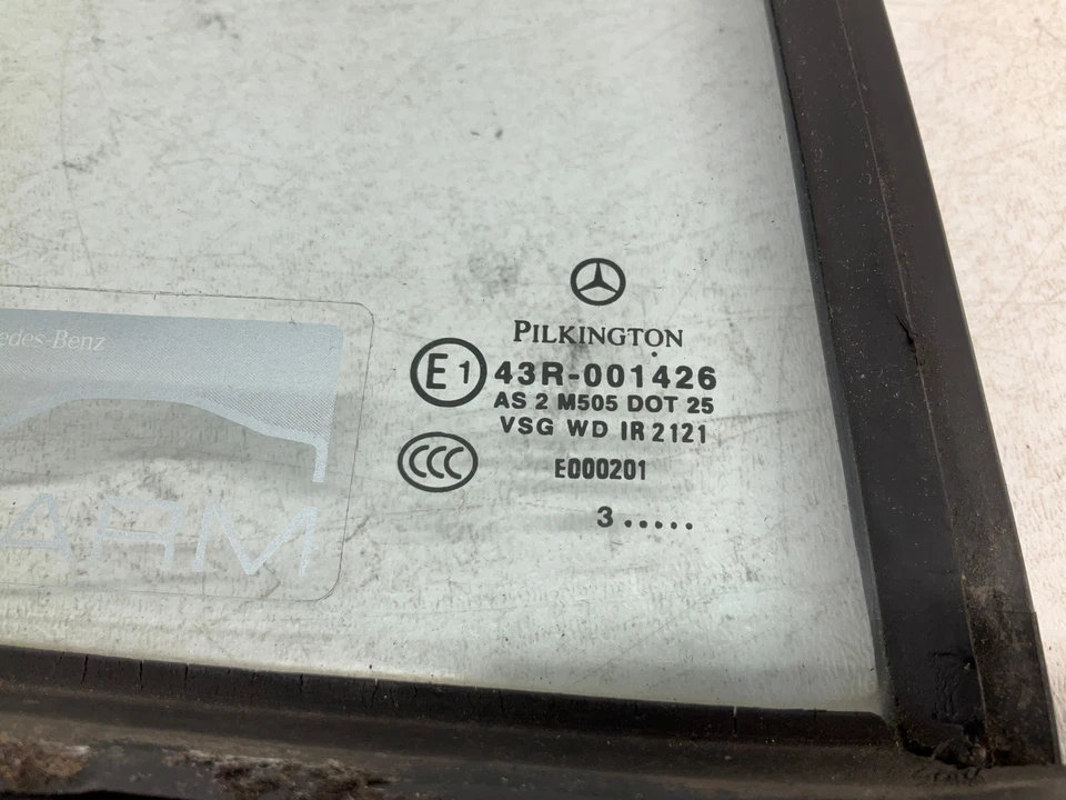 00-06 MERCEDES-BENZ S430 Rear Right Passenger Door Vent Glass OEM - Image 3 of 4