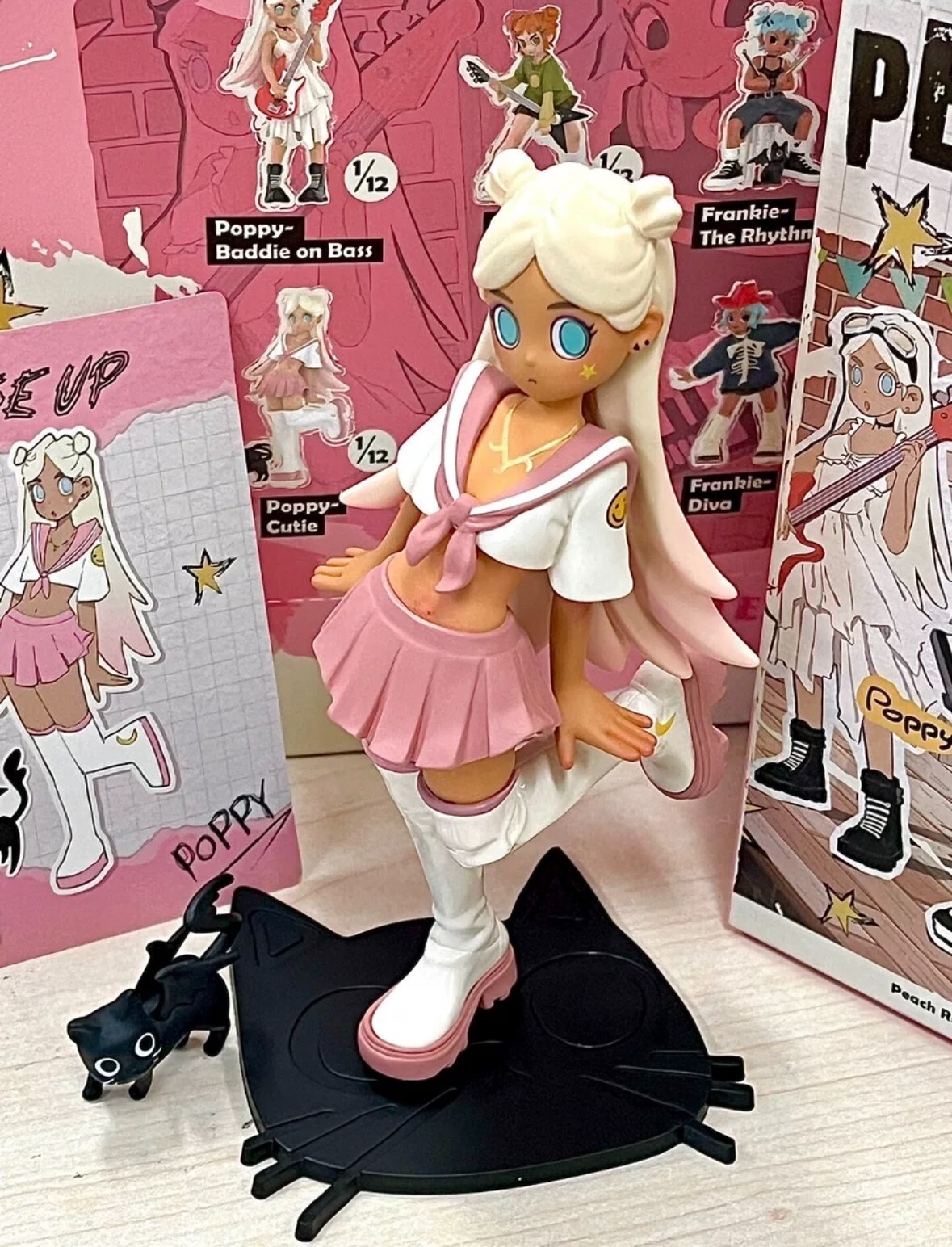 Frankie：Diva POPMART Peach Riot Rise Up Peach Riot Rise Up Series