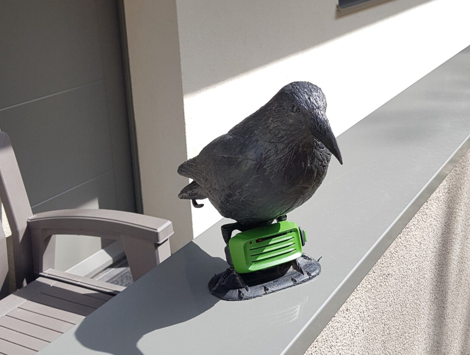 Anti pigeons Pack Corbeau en plastique noir et repulsif electronique a ultrasons pour jardin