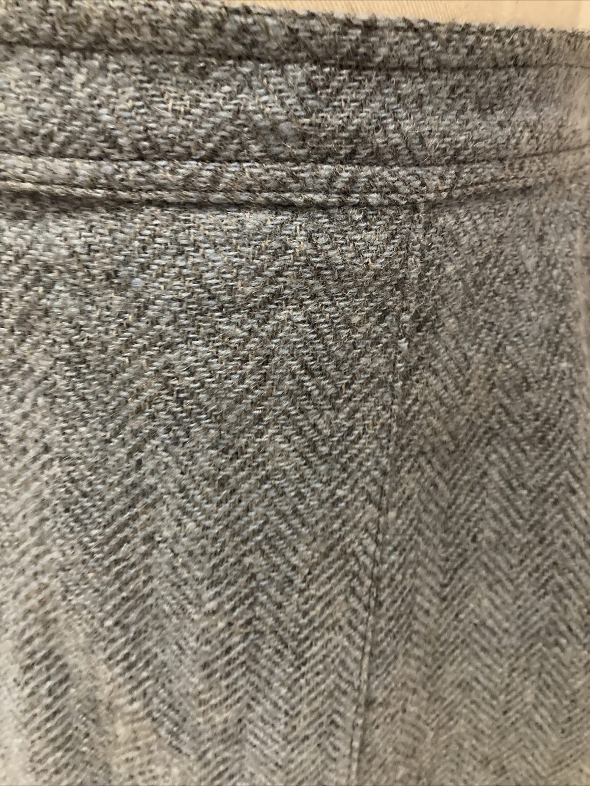 Vintage 1940s Blue/Grey Herringbone CC41 Utility Wool Skirt, Waist 13.25" across 2