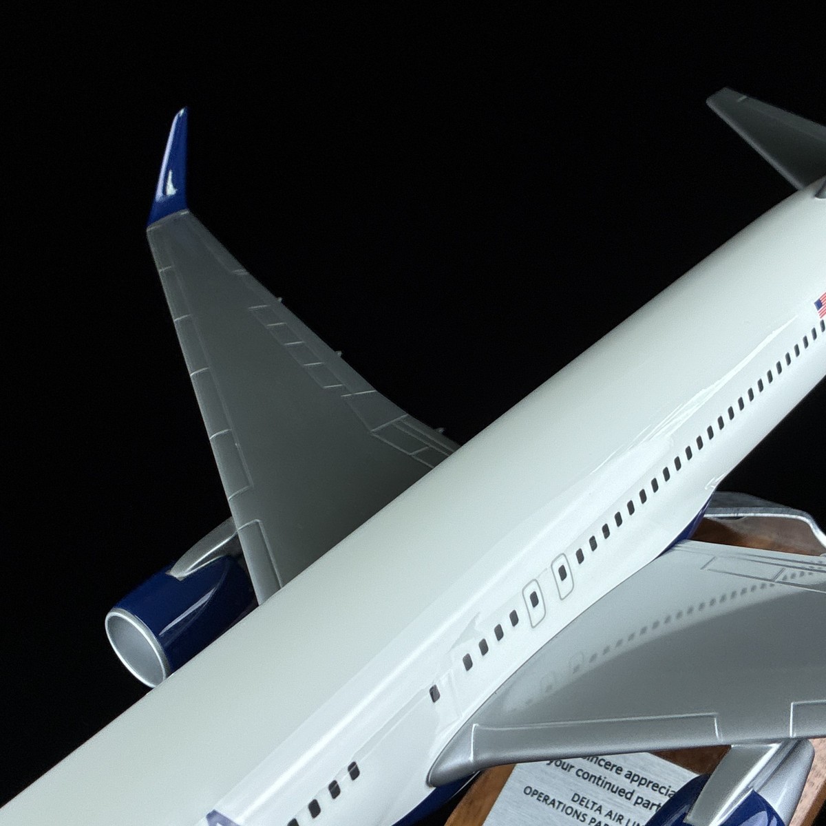 PacMin Pacific Miniatures Delta Airlines Boeing 767-300 1:100