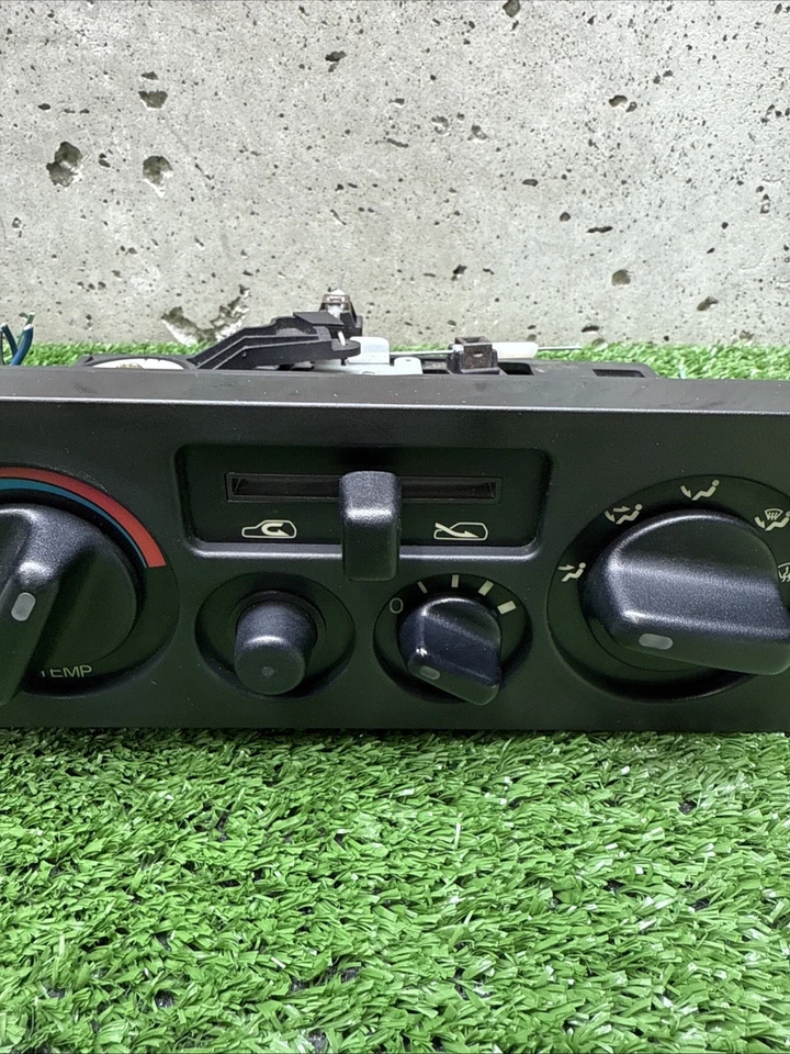 1995-2002 ISUZU TROOPER AC Aquecedor Controle Climático Unidade de Temperatura OEM 95-02 - Imagem 4 de 4
