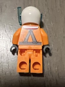 LEGO cty0826 Coast Guard City Female Rescuer Scuba Diver Mask Cracked Torso Arm