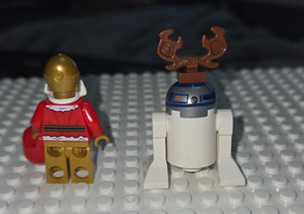 LEGO Star Wars Minifigure: Santa C-3PO & Reindeer R2-D2 (sw0680 sw0679) 75097