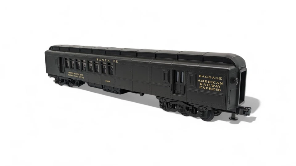 Vintage Santa FE green Scaled Madison Combine/Diner Set MT4107 O-42 Gauge by MTH - Image 3 of 4