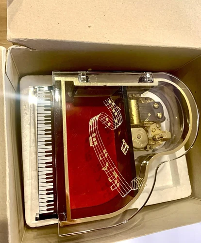 Super Cute Vtg Estate Musical ‘Feelings’ Grand Piano Jewelry Box Mfg Hong Kong