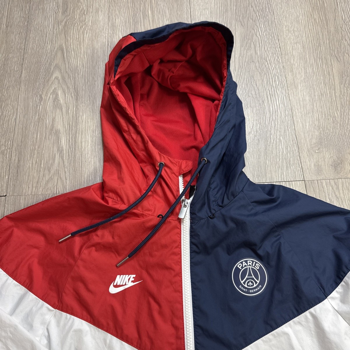 Nike Paris Saint-Germain ウィンドブレーカーＬサイズ Nike Paris Saint Germain Windbreaker Jacket Men's Small S White