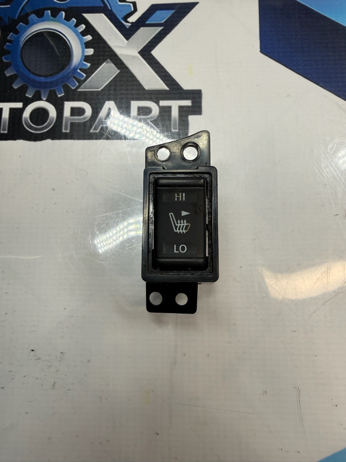2017-2020 Nissan Rogue Heated Seats Switch Center Heat Button OEM