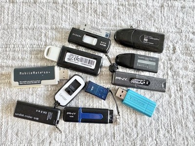 Flash Drive Lot Of 12