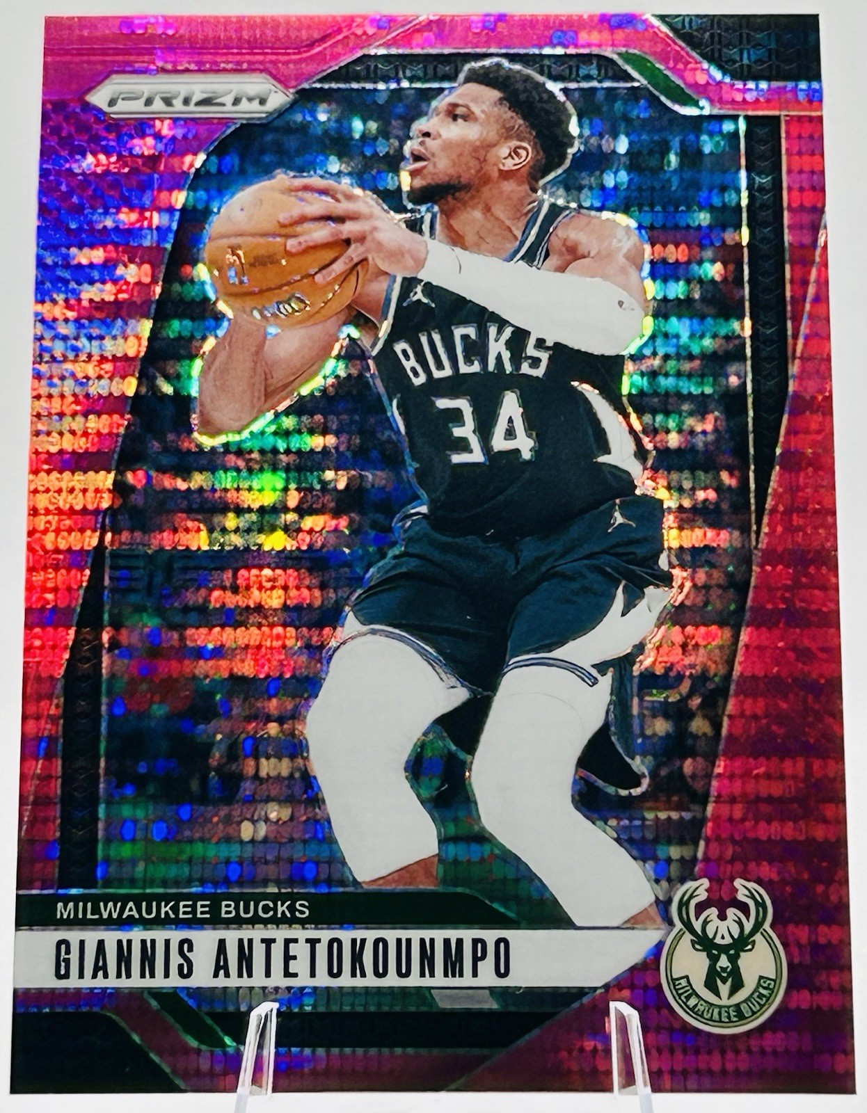 2024-25 Panini Prizm Giannis Antetokounmpo #85 Pink Pulsar Prizm /42 Bucks