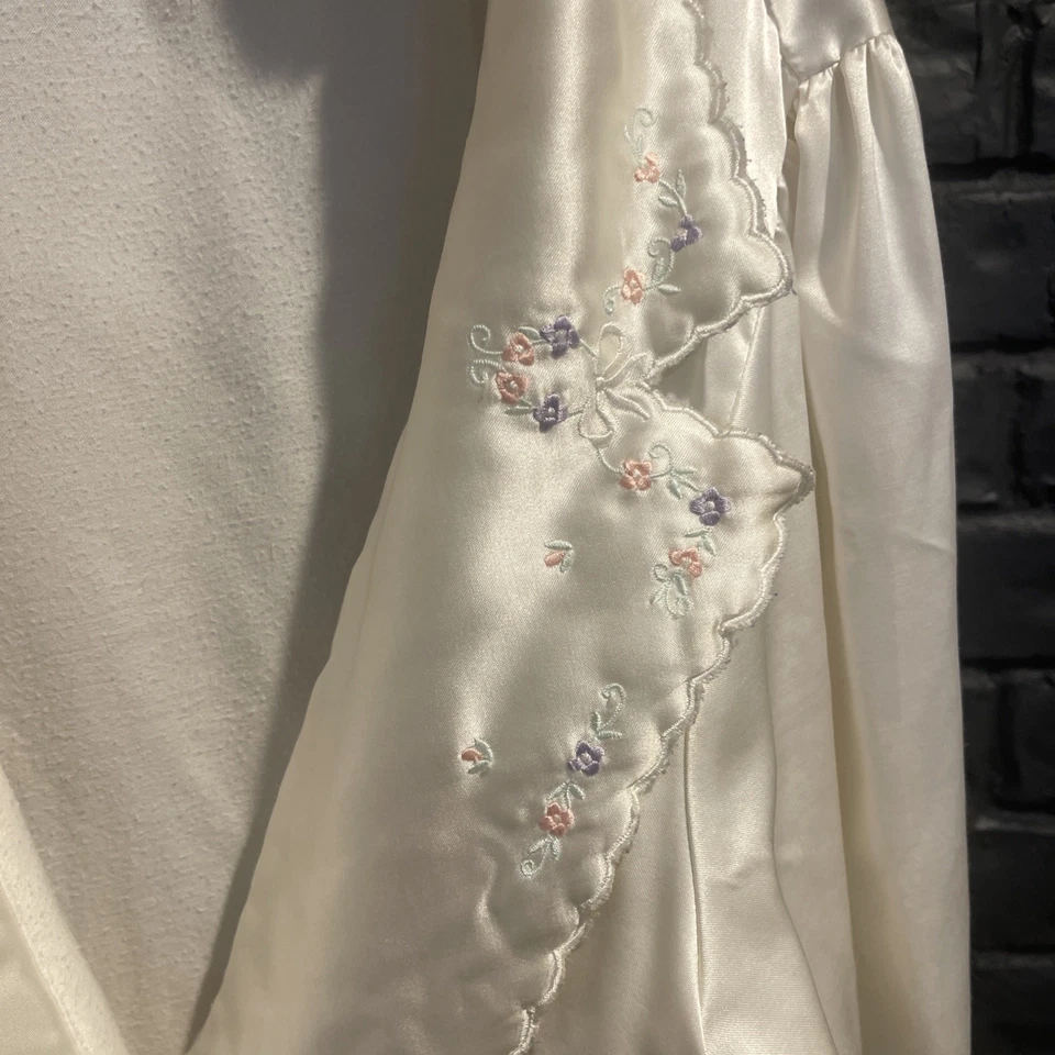 Bata Barbizon Mujer Vintage Talla Mediana Rosa Repujado Satén Cinturón Bolsillos Retro Foto 2 de 4