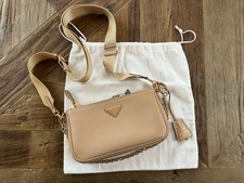 PRADA Re-Edition 2000 Tasche Leder Beige Sehr Guter Zustand Mit Staubbeutel