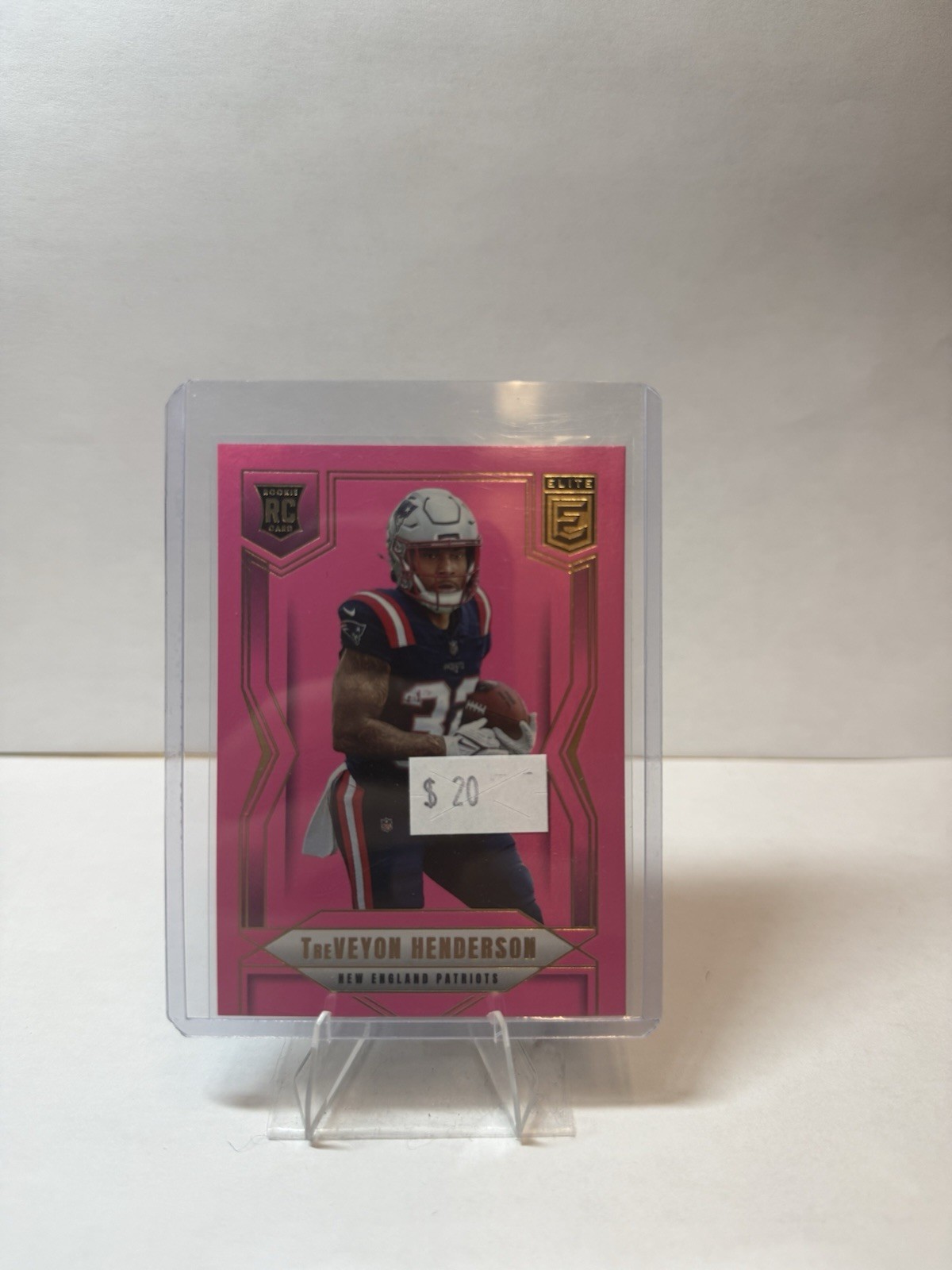 2025 Panini Donruss Elite TreVeyon Henderson Pink Rookie #152 Patriots