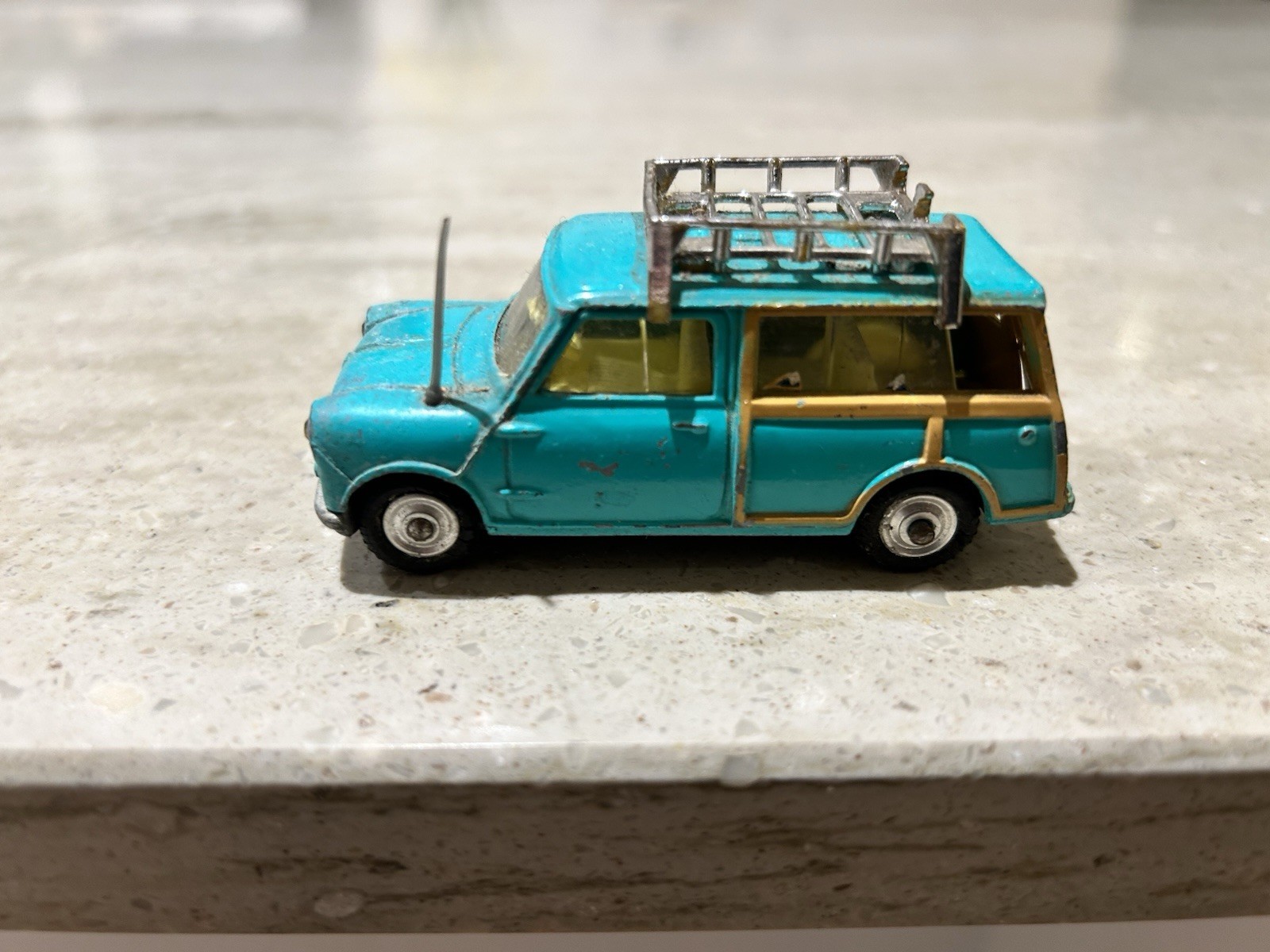 Corgi 485, Mini Countryman with Surfer - Free Price Guide & Review