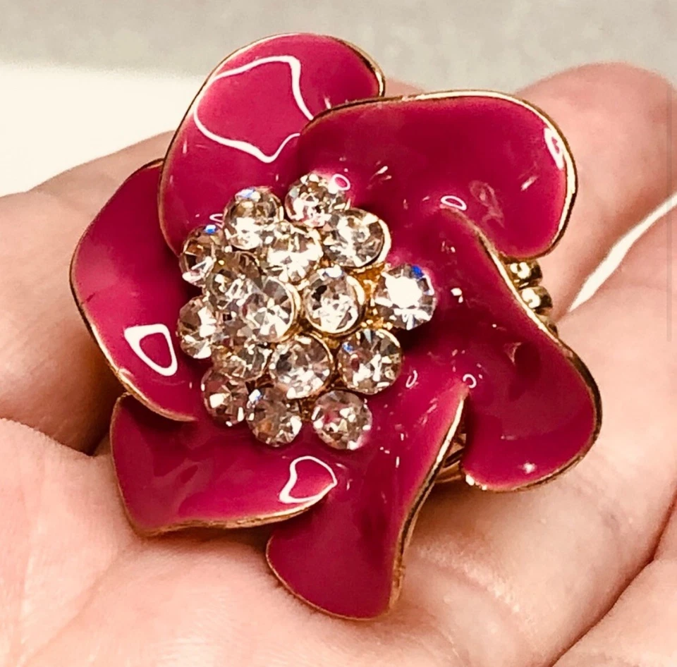 Anel elástico Amrita Singh rosa esmalte flor cristal strass - Imagem 3 de 4