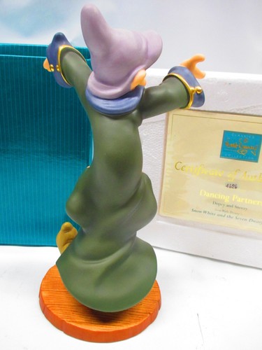 WDCC Snow White and the Seven Dwarfs "Dancing Partners" Dopey Sneezy Figurine - Picture 9 of 15