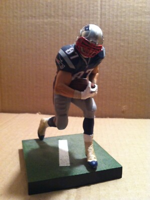 2016 Rob Gronkowski EA Sports NFL Madden Ultimate Team Series 1 Figure