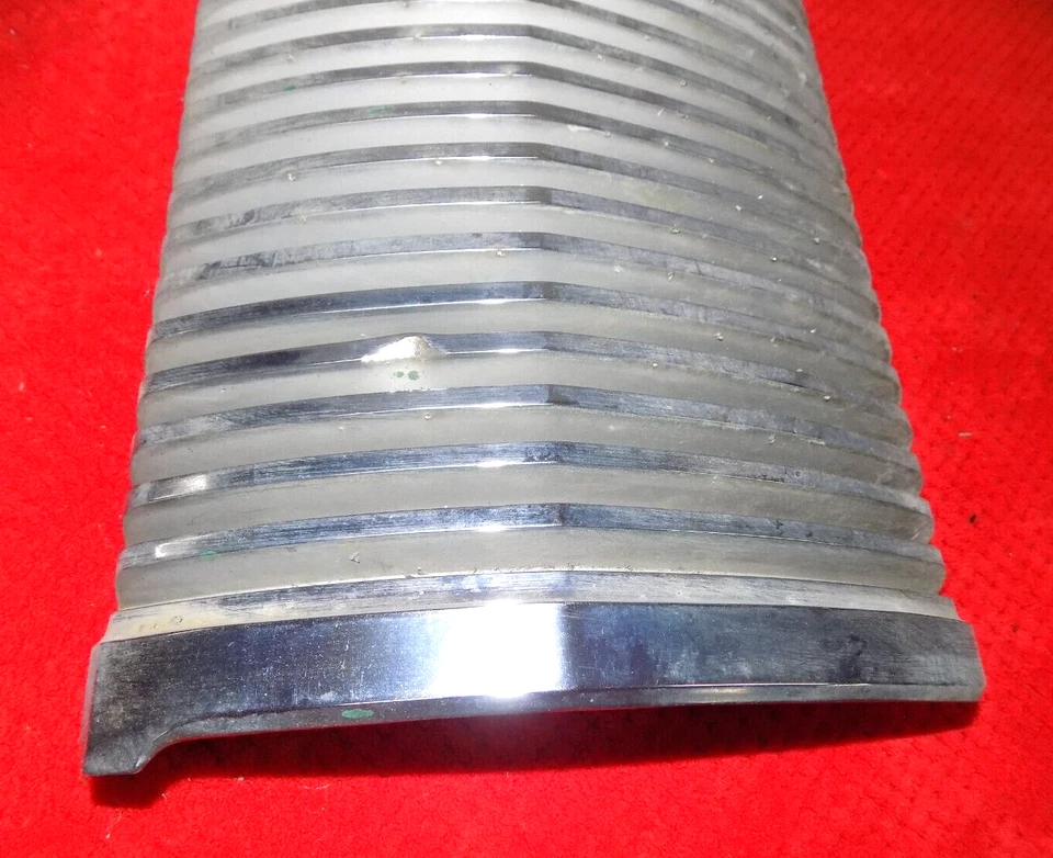 Oldsmobile Starfire 1962 puerta lateral derecha tablero cromado moldura moldura moldura 4844539 Foto 2 de 4