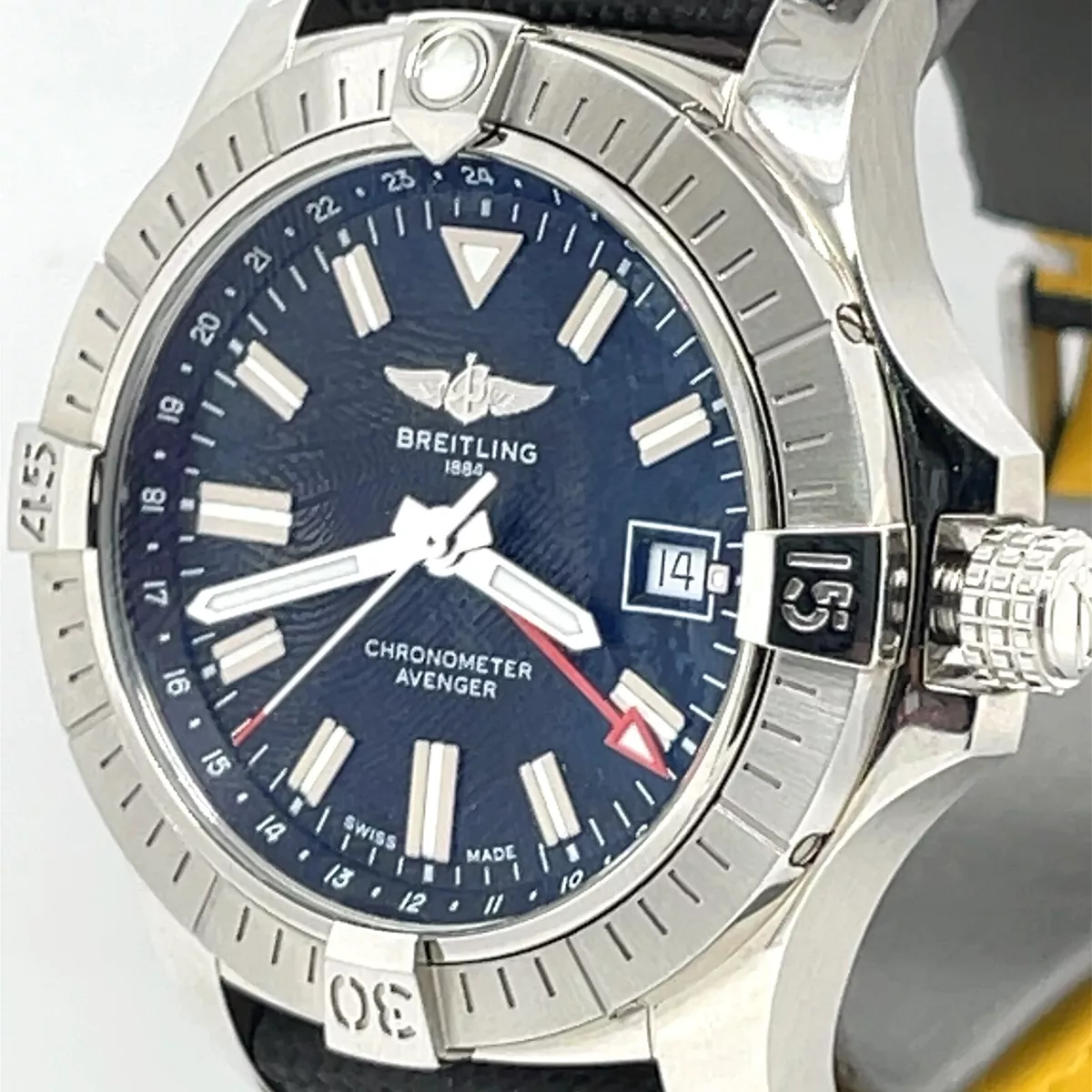 Breitling store avenger 43mm