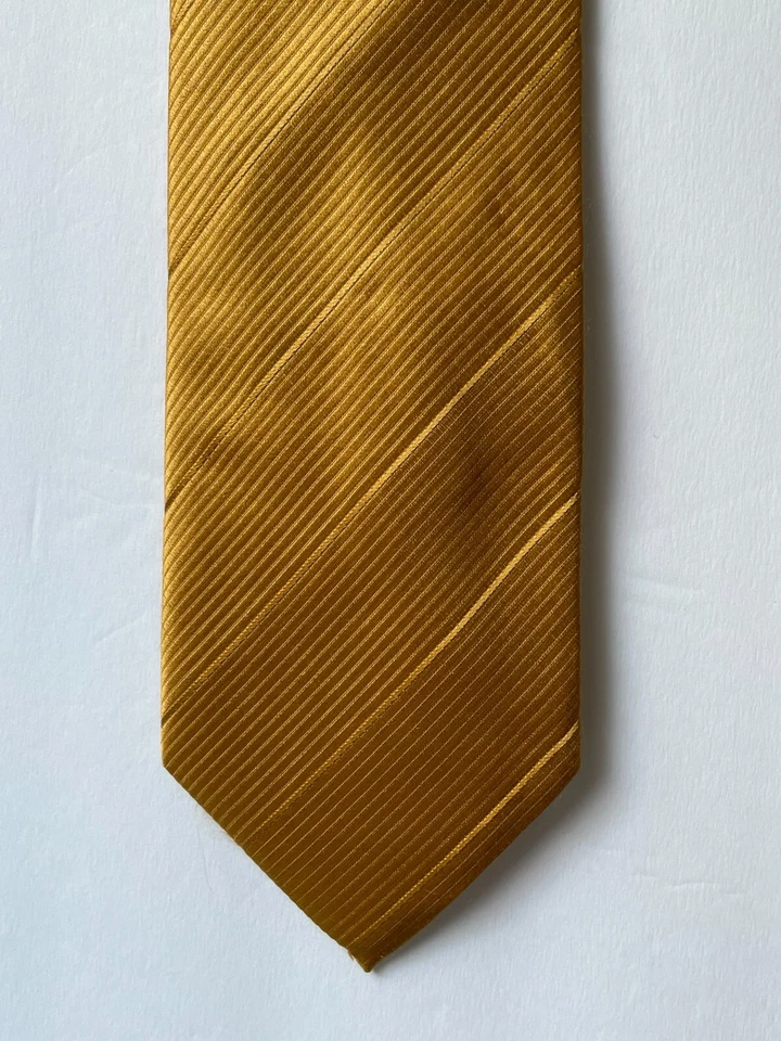 Corbata de seda VITALI a rayas doradas lisas Italia Foto 4 de 4